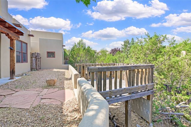 3 Calle Las Casas, Santa Fe, NM 87507