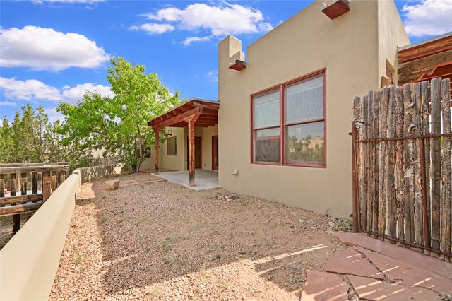3 Calle Las Casas, Santa Fe, NM 87507