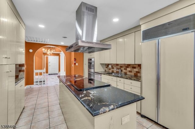 585 Noe Ave, Woodbridge Twp., NJ 07095