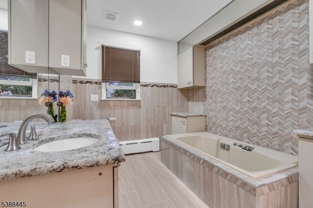 585 Noe Ave, Woodbridge Twp., NJ 07095