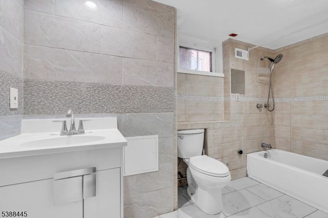 585 Noe Ave, Woodbridge Twp., NJ 07095