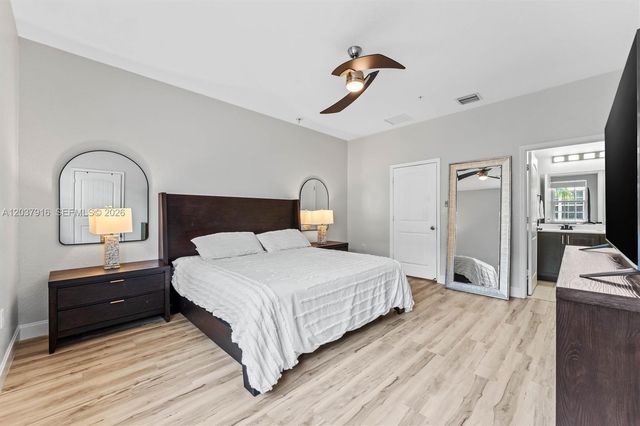 712 SW 2nd Way 712, Pompano Beach, FL 33060
