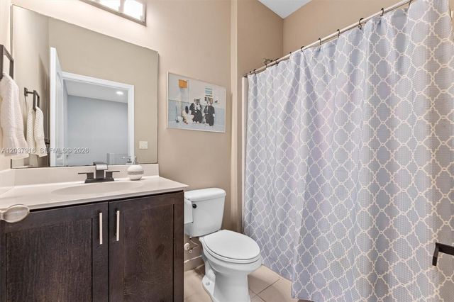 712 SW 2nd Way 712, Pompano Beach, FL 33060