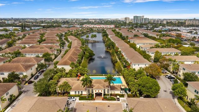 712 SW 2nd Way 712, Pompano Beach, FL 33060