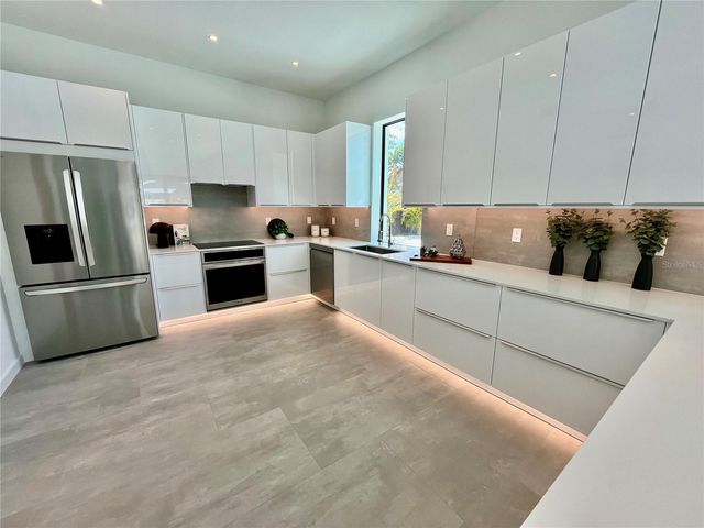 2306 VALENCIA DRIVE, Sarasota, FL 34239