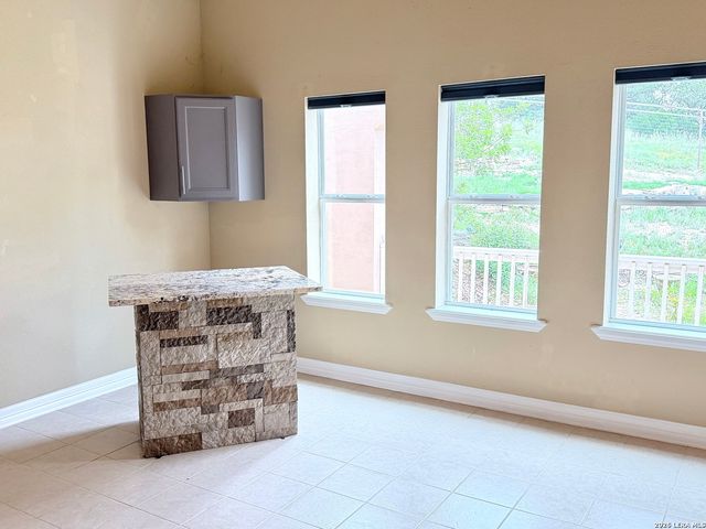 180 County Road 2750, Mico, TX 78056