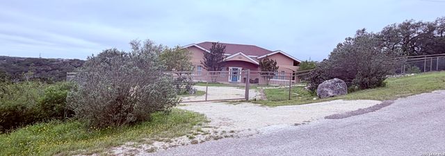 180 County Road 2750, Mico, TX 78056