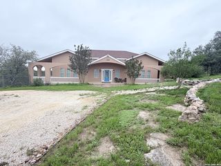 180 County Road 2750, Mico, TX 78056