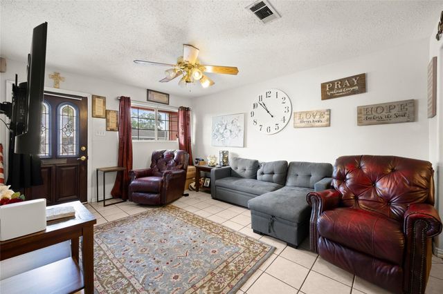 3217 Bond Street, Pasadena, TX 77503