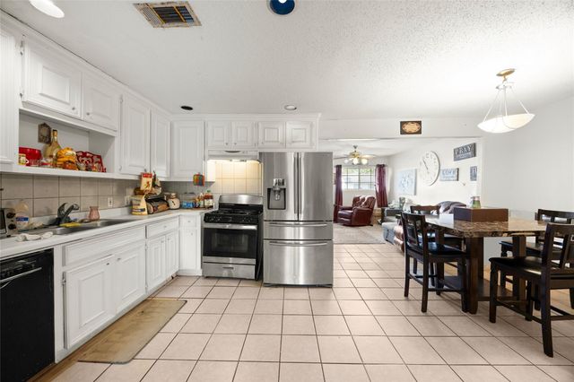 3217 Bond Street, Pasadena, TX 77503