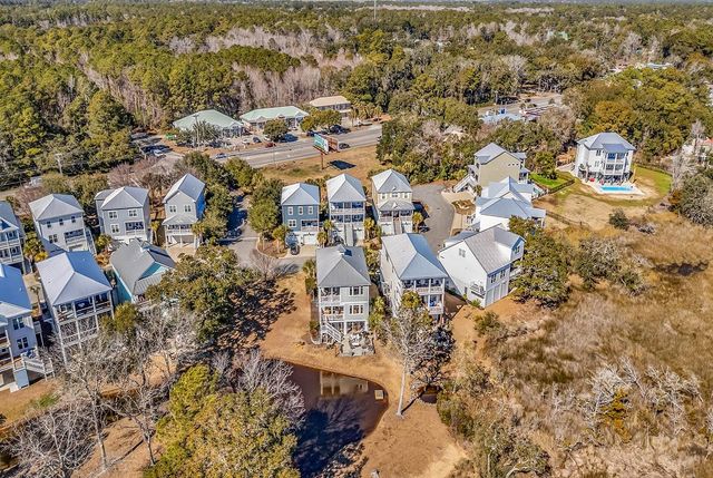 134 Enclave Pl., Pawleys Island, SC 29585