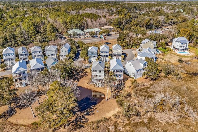 134 Enclave Pl., Pawleys Island, SC 29585