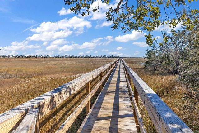 134 Enclave Pl., Pawleys Island, SC 29585