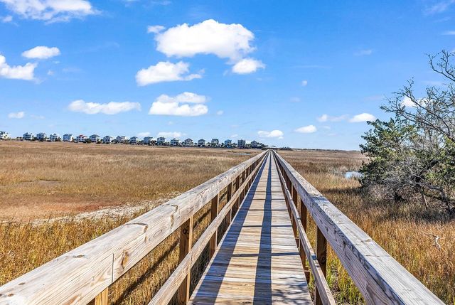 134 Enclave Pl., Pawleys Island, SC 29585