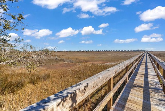 134 Enclave Pl., Pawleys Island, SC 29585
