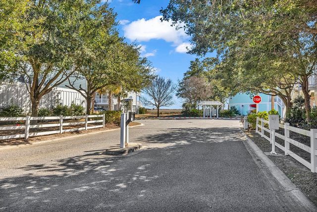 134 Enclave Pl., Pawleys Island, SC 29585