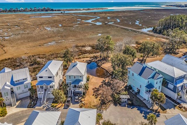 134 Enclave Pl., Pawleys Island, SC 29585