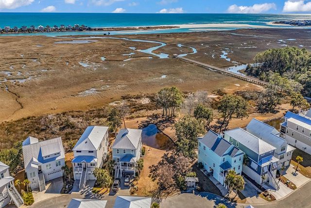 134 Enclave Pl., Pawleys Island, SC 29585