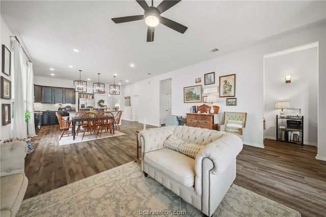 6313 Eldora Drive, College Station, TX 77845