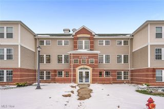 23002 Chandlers Lane 223, Olmsted Falls, OH 44138
