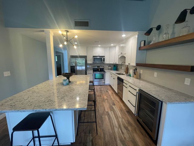 300 Yacht Club Drive UNIT 18, Niceville, FL 32578