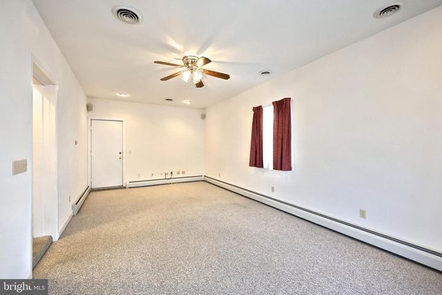 2 S HILL ST, Shrewsbury, PA 17361