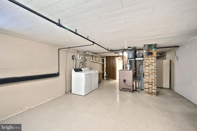 2 S HILL ST, Shrewsbury, PA 17361