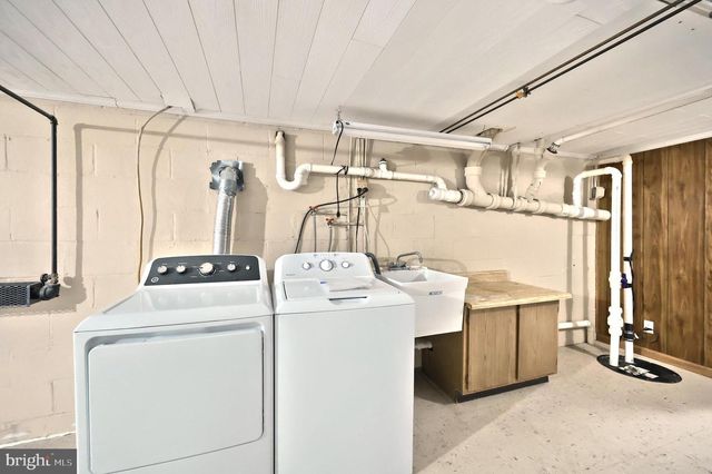 2 S HILL ST, Shrewsbury, PA 17361