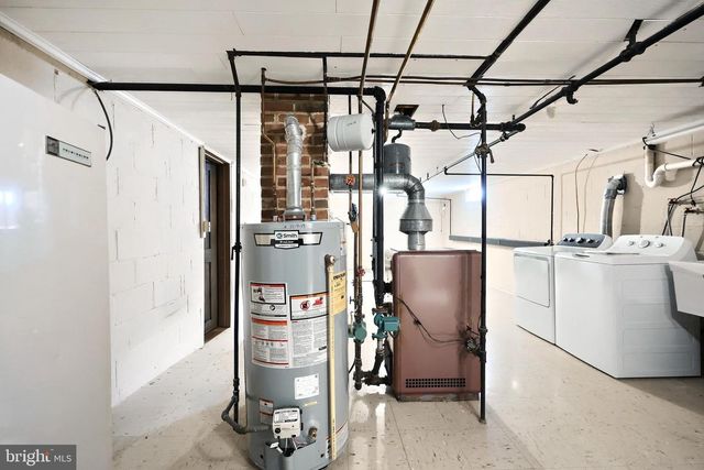 2 S HILL ST, Shrewsbury, PA 17361