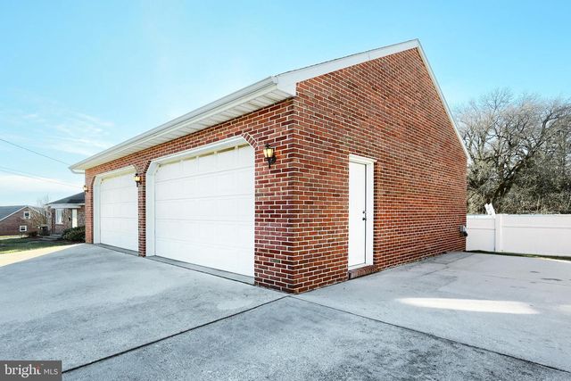 2 S HILL ST, Shrewsbury, PA 17361