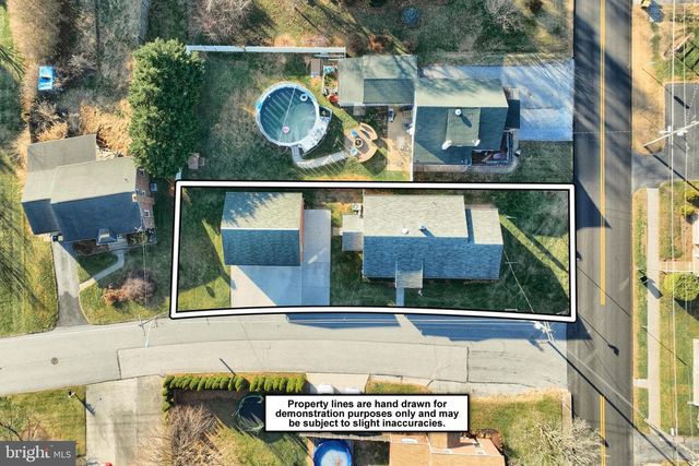 2 S HILL ST, Shrewsbury, PA 17361