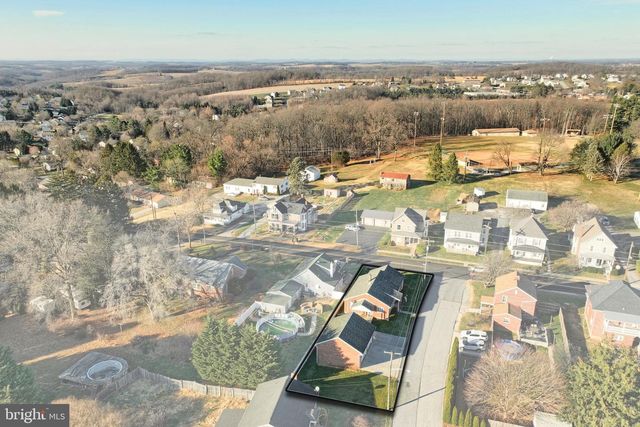 2 S HILL ST, Shrewsbury, PA 17361