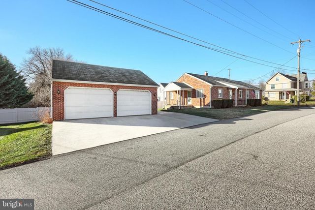 2 S HILL ST, Shrewsbury, PA 17361