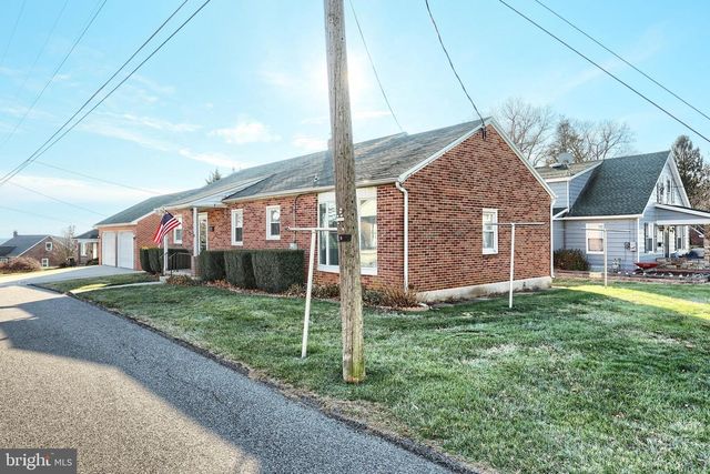 2 S HILL ST, Shrewsbury, PA 17361