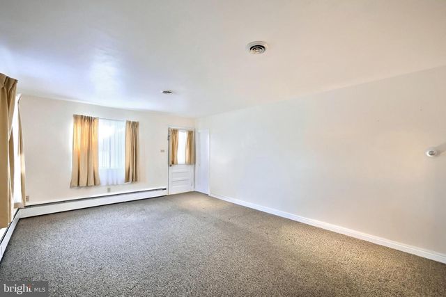 2 S HILL ST, Shrewsbury, PA 17361