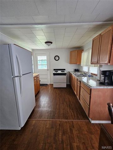 430 Roosevelt Avenue, Wood River, IL 62095