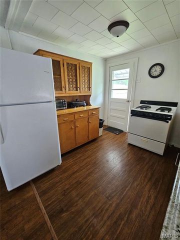 430 Roosevelt Avenue, Wood River, IL 62095