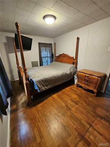 430 Roosevelt Avenue, Wood River, IL 62095