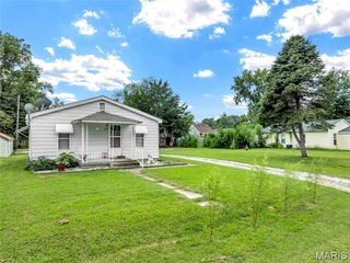 430 Roosevelt Avenue, Wood River, IL 62095