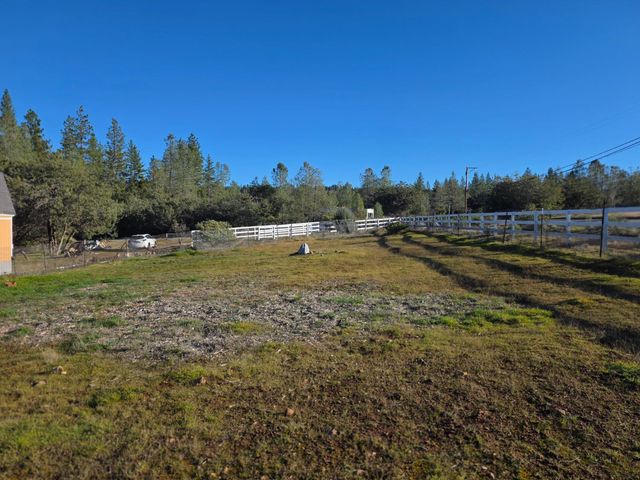 10402 Newtown Rd, Nevada City, CA 95959
