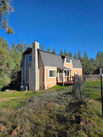 10402 Newtown Rd, Nevada City, CA 95959