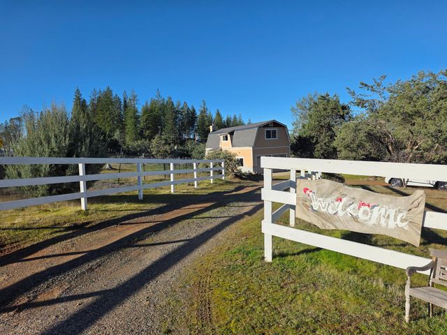 10402 Newtown Rd, Nevada City, CA 95959