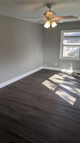 204 3rd ST, San Marcos, TX 78666