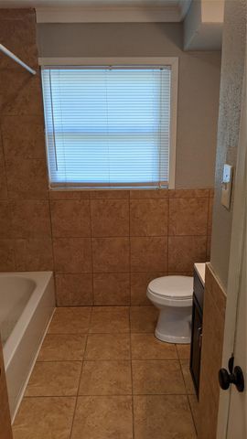 204 3rd ST, San Marcos, TX 78666