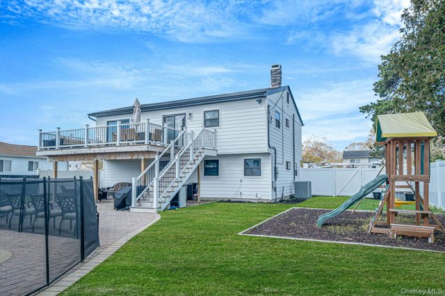 159 Nimbus Road, Holbrook, NY 11741