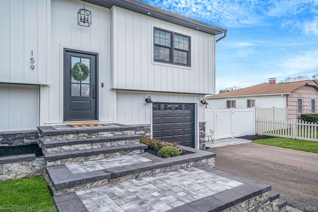 159 Nimbus Road, Holbrook, NY 11741