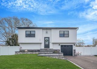 159 Nimbus Road, Holbrook, NY 11741