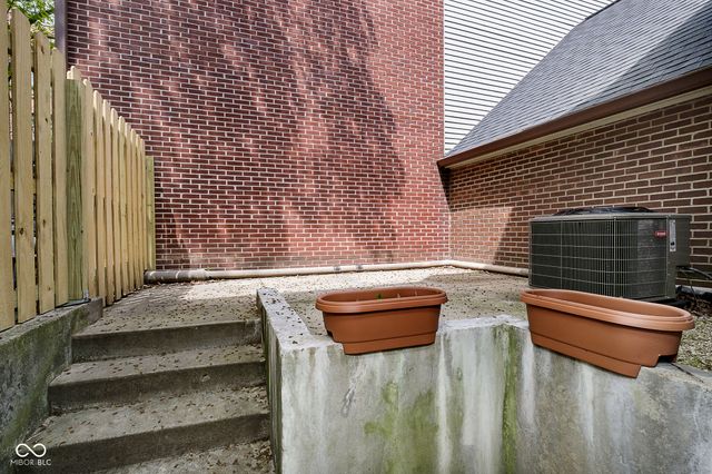 592 E Vermont Street, Indianapolis, IN 46202