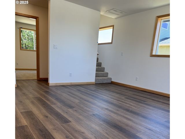 750 ST CHARLES St, Eugene, OR 97402