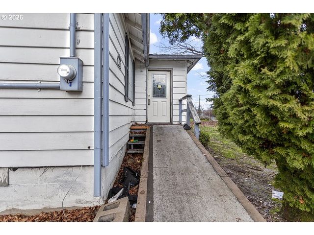 805 Se 197TH Ave, Portland, OR 97233